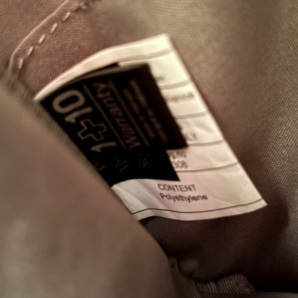 Victorinox | Women's Lifestyle Accessory Compact Crossbody Travel Bag Beetroot - Picture 4 of 7